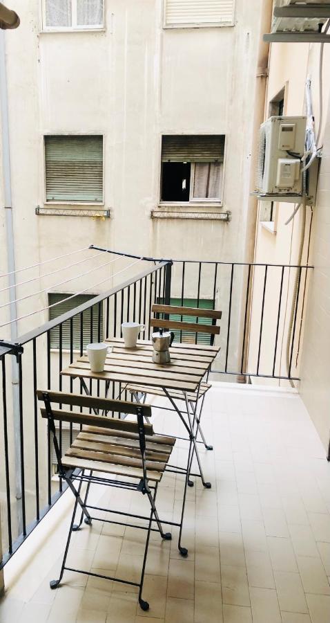 casa Margherita Apartment Napoli Bagian luar foto