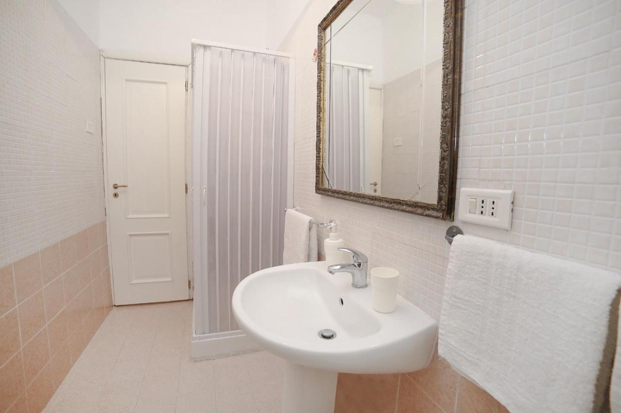 casa Margherita Apartment Napoli Bagian luar foto